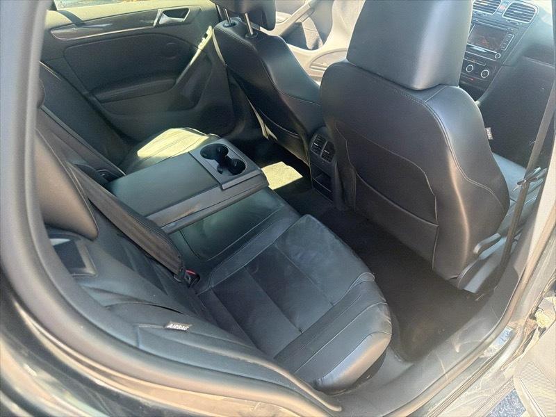 Volkswagen GTI 2.0T Sedan PZEV 2010
