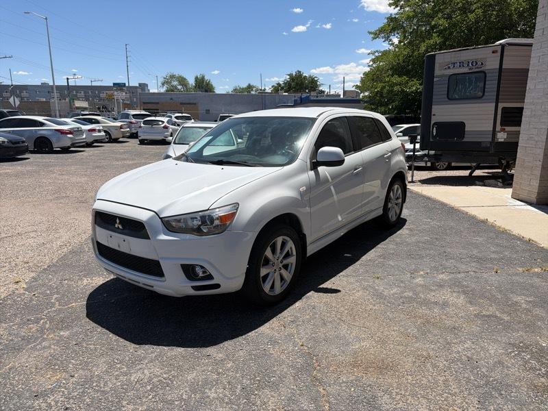 Mitsubishi Outlander Sport SE 2WD 2012