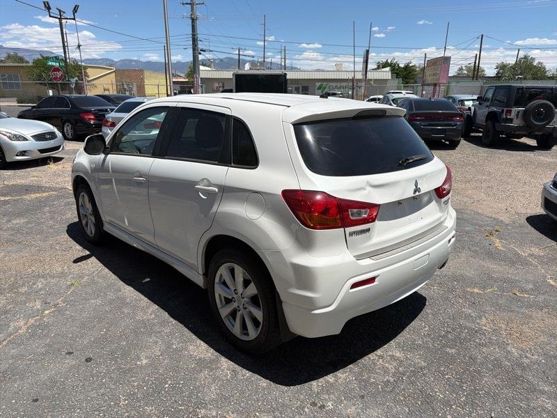 Mitsubishi Outlander Sport SE 2WD 2012