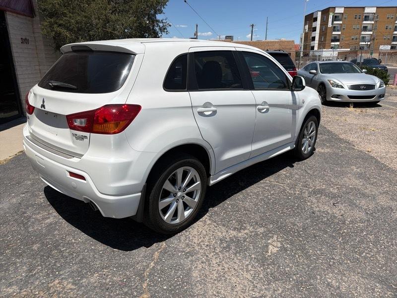 Mitsubishi Outlander Sport SE 2WD 2012