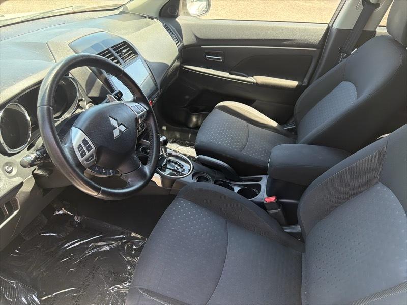 Mitsubishi Outlander Sport SE 2WD 2012