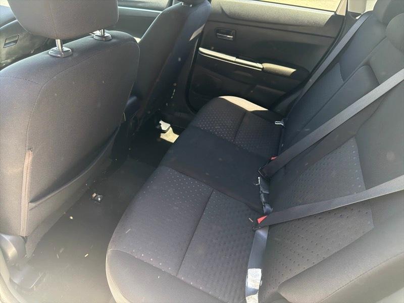 Mitsubishi Outlander Sport SE 2WD 2012