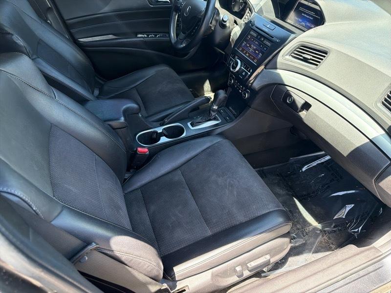 Acura ILX 8-Spd AT w/ Technology Plus Package 2016