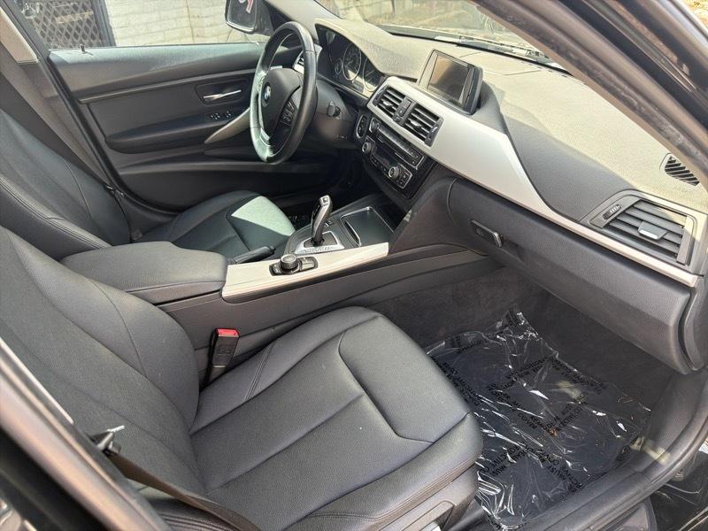 BMW 3-Series 320i xDrive Sedan 2017