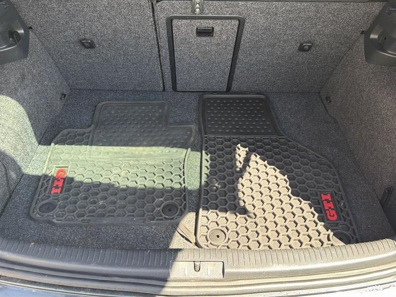 Volkswagen GTI 2.0T Sedan PZEV 2010