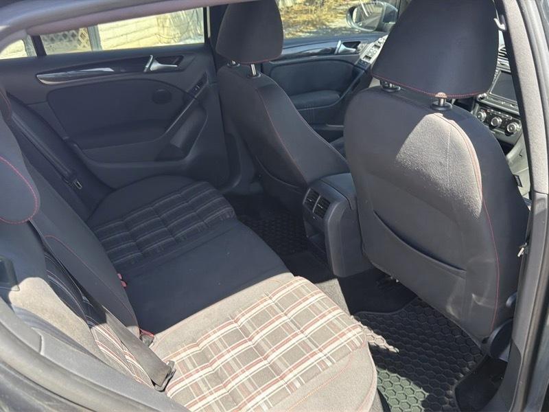 Volkswagen GTI 2.0T Sedan PZEV 2010
