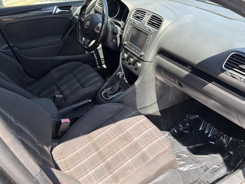 Volkswagen GTI 2.0T Sedan PZEV 2010