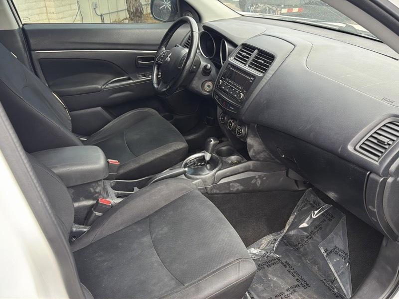 Mitsubishi Outlander Sport ES 2WD 2015