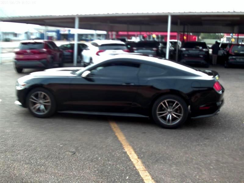 Ford Mustang EcoBoost Coupe 2017