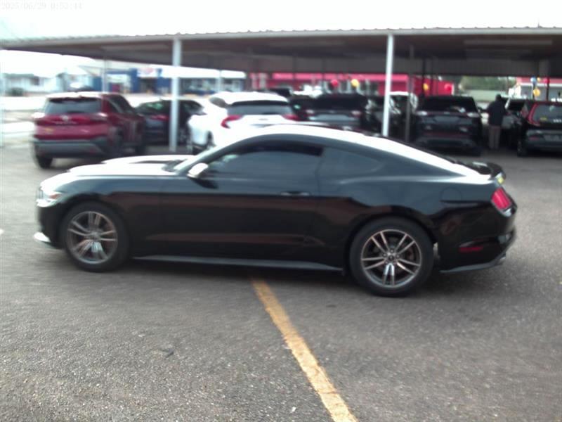 Ford Mustang EcoBoost Coupe 2017