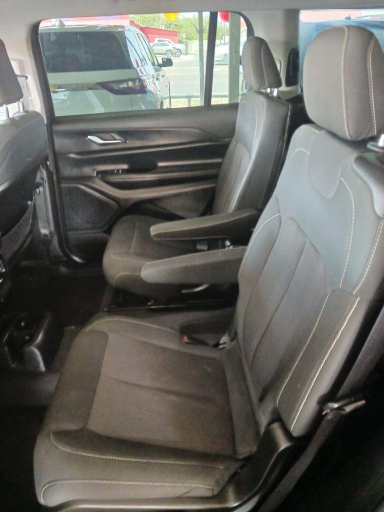 Jeep Grand Cherokee L Laredo 2023