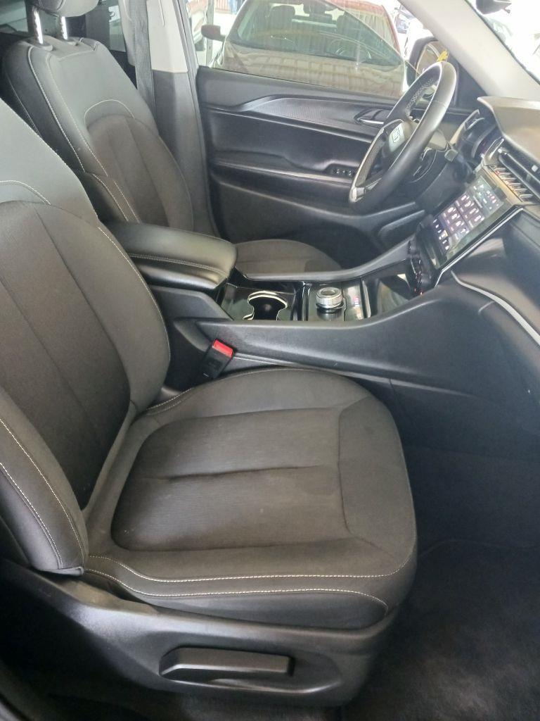 Jeep Grand Cherokee L Laredo 2023