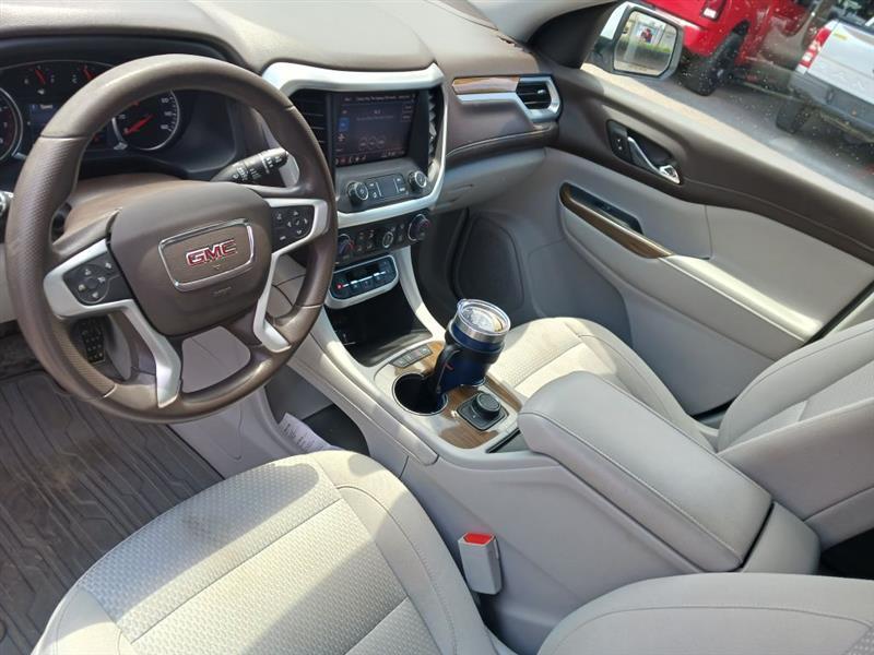 GMC Acadia SLE 2022