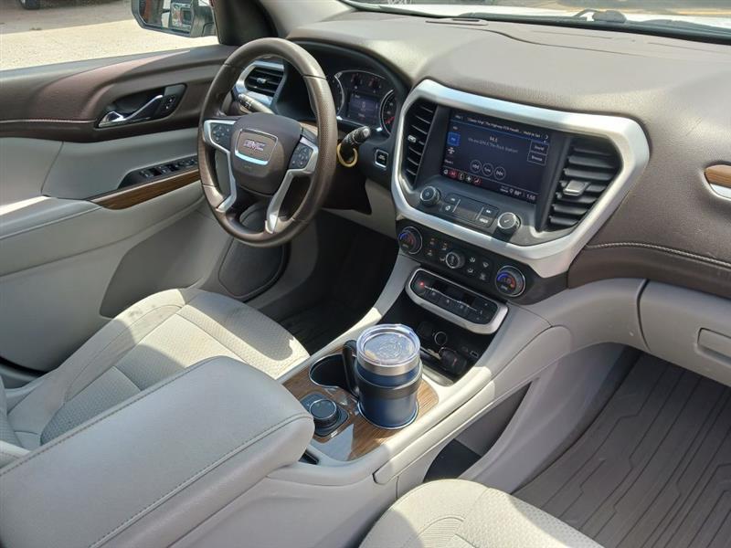 GMC Acadia SLE 2022