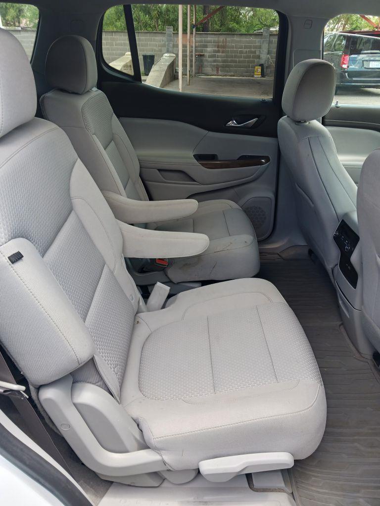 GMC Acadia SLE 2022