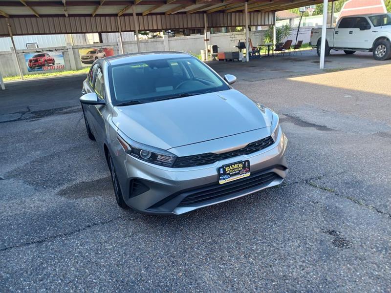 2024 Kia Forte LX AT's photo