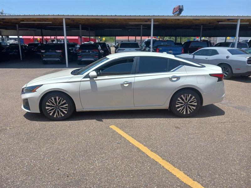 Nissan Altima 2.5 SV 2023