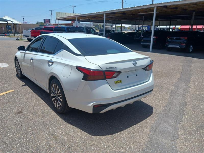 Nissan Altima 2.5 SV 2023