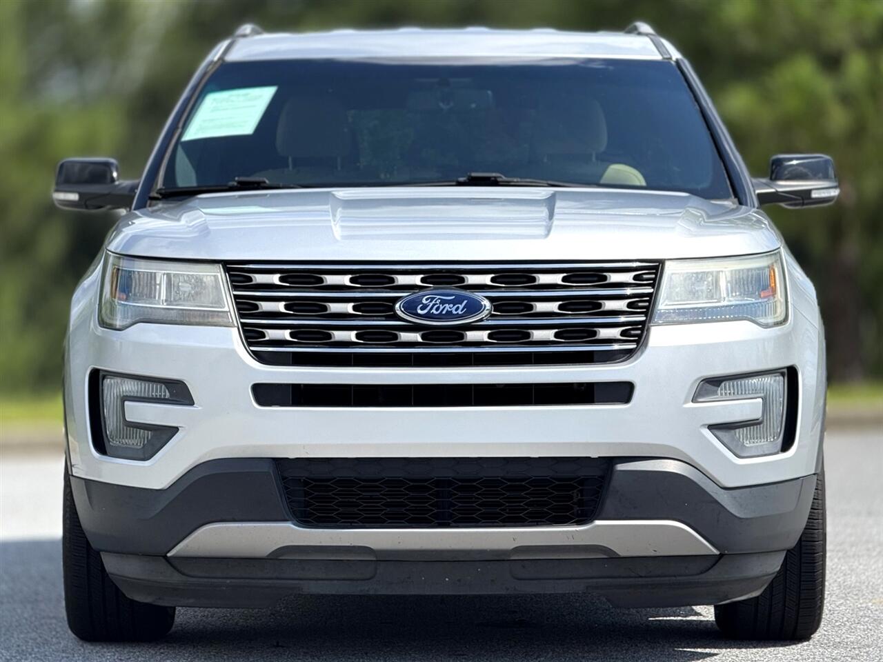2017 Ford Explorer XLT photo 2
