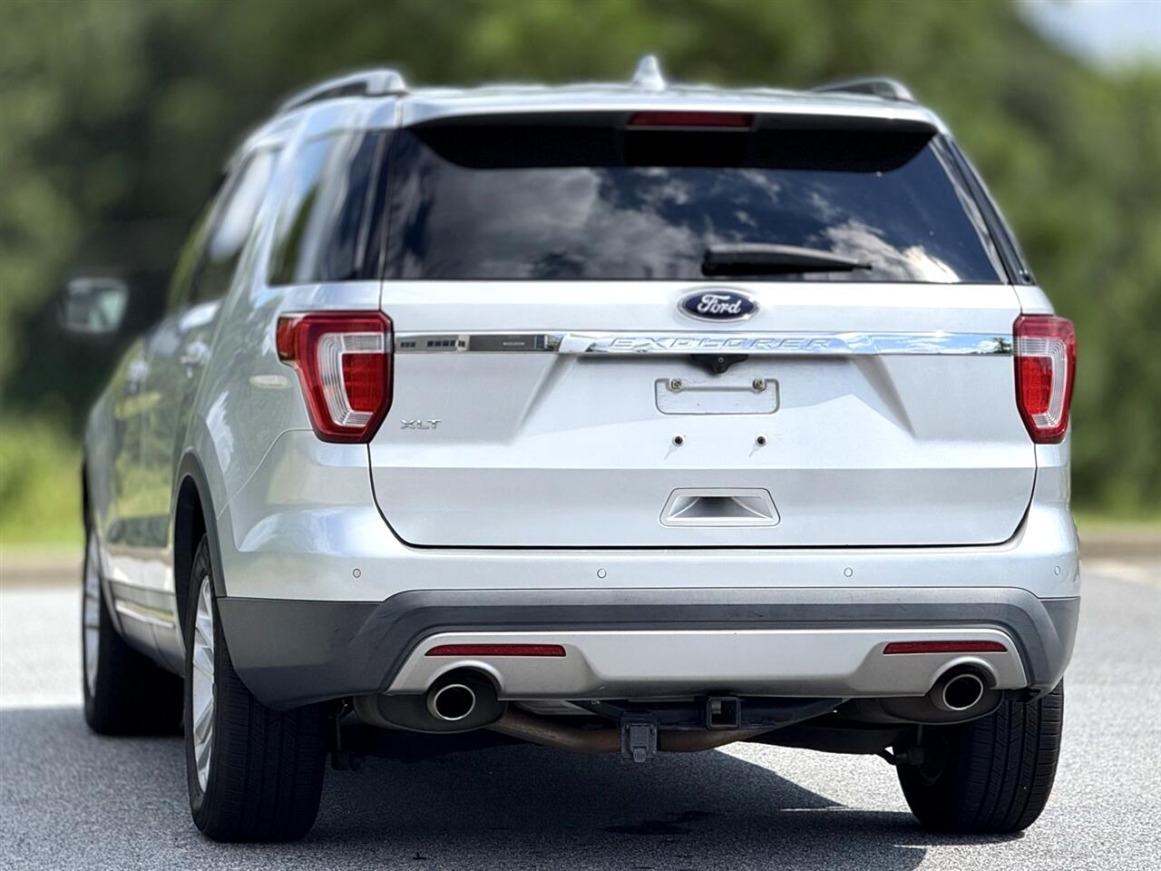2017 Ford Explorer XLT photo 4