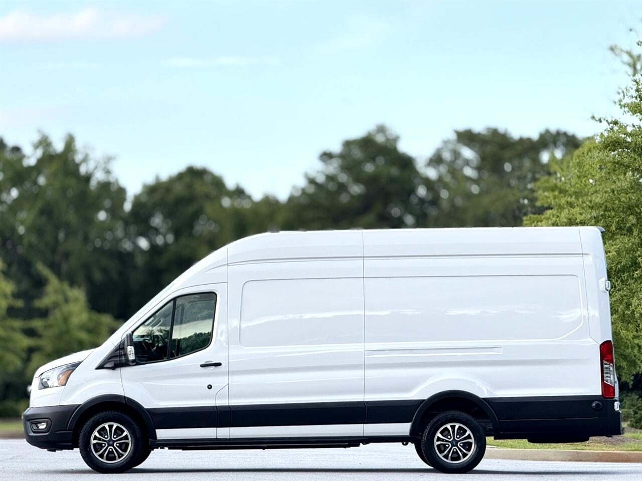 2023 Ford Transit photo 4