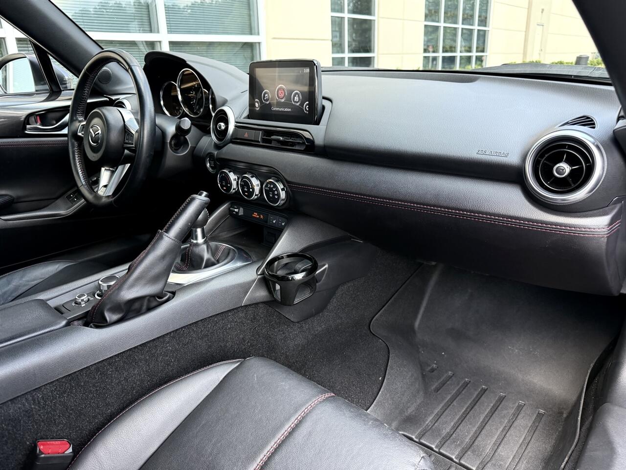 2019 Mazda MX-5 Miata Miata RF Grand Touring photo 16