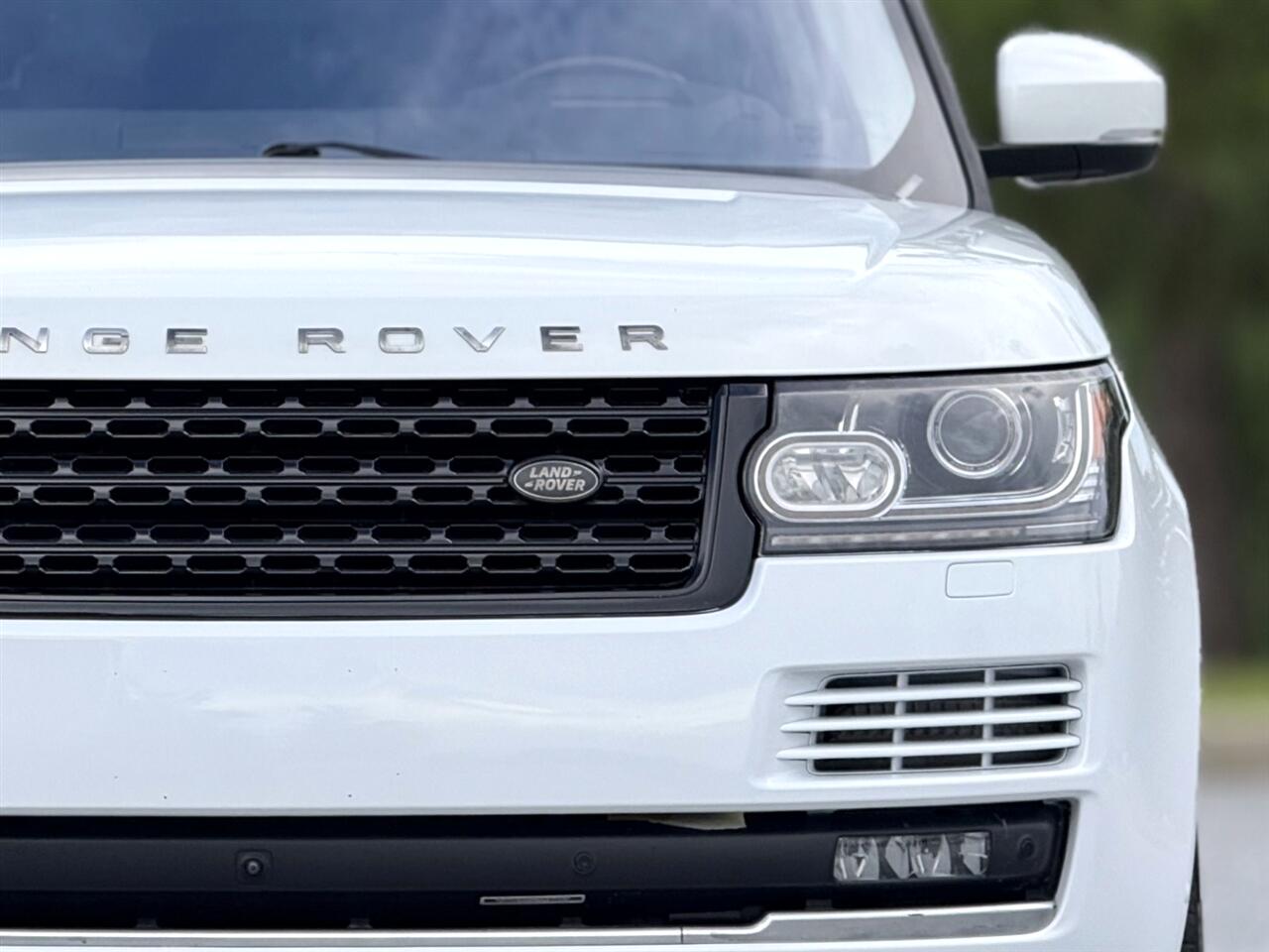 2016 Land Rover Range Rover HSE photo 11