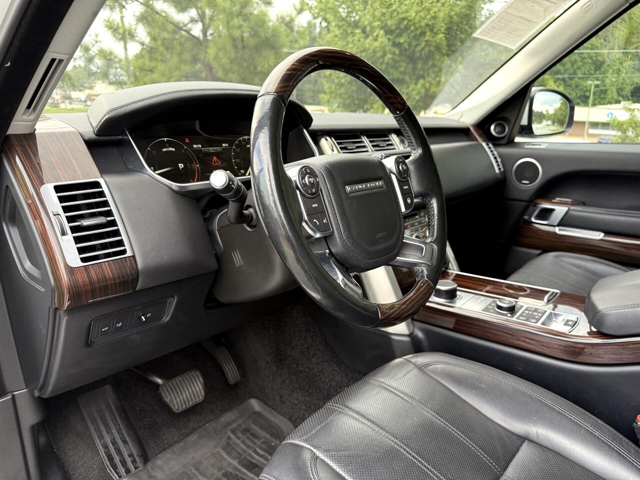 2016 Land Rover Range Rover HSE photo 17