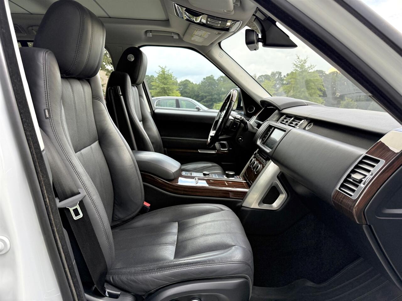 2016 Land Rover Range Rover HSE photo 31