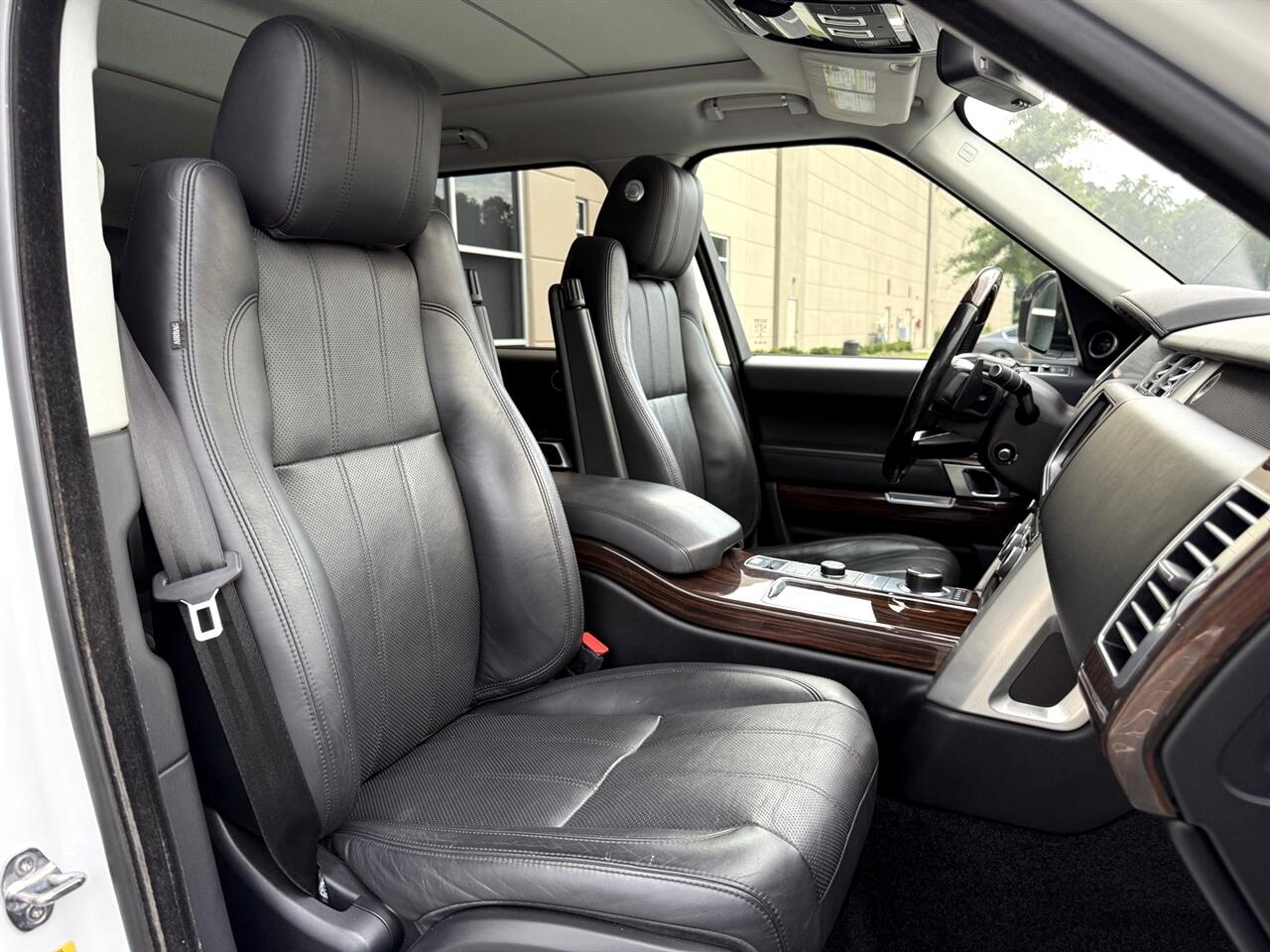 2016 Land Rover Range Rover HSE photo 33