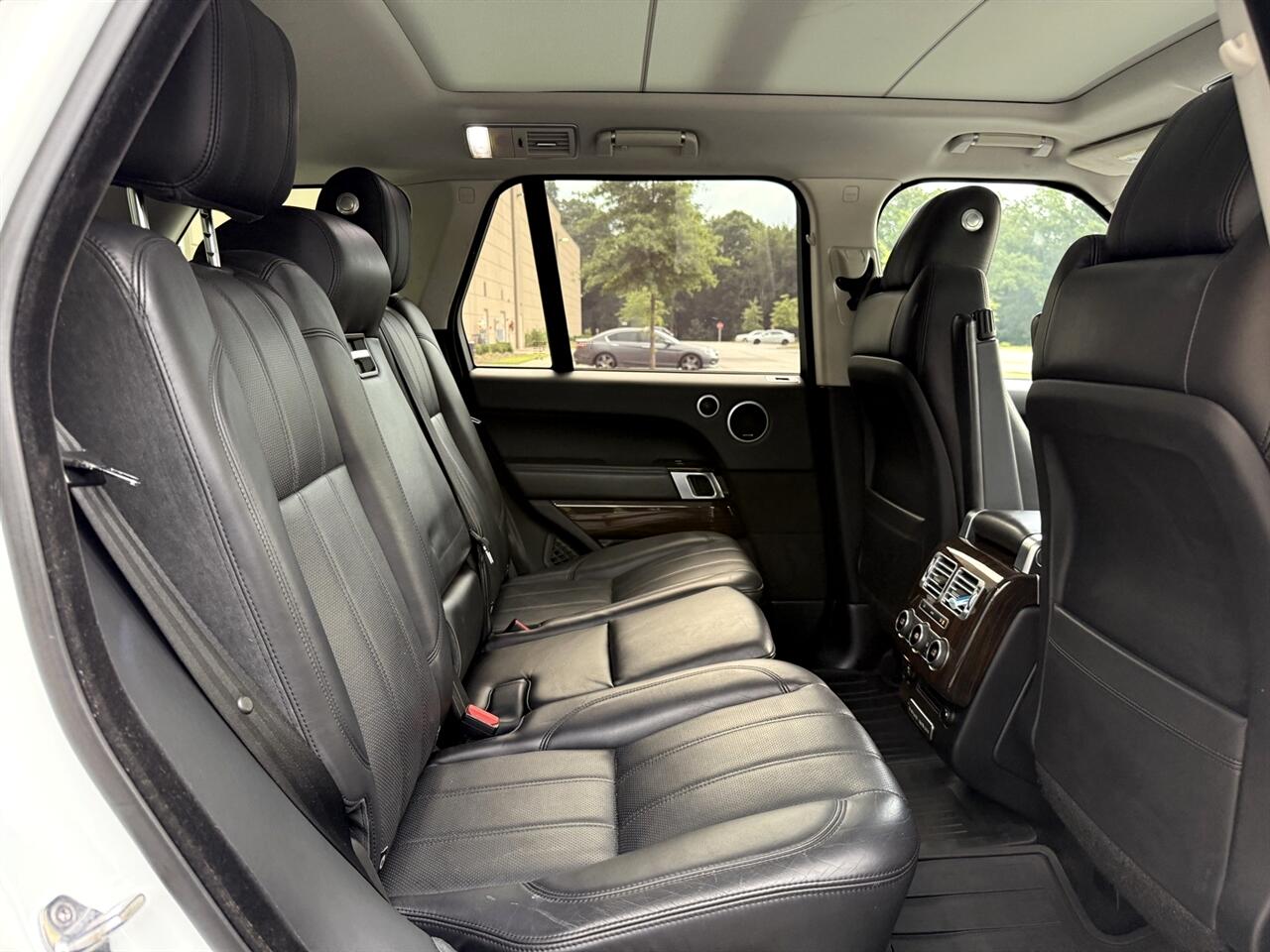 2016 Land Rover Range Rover HSE photo 37