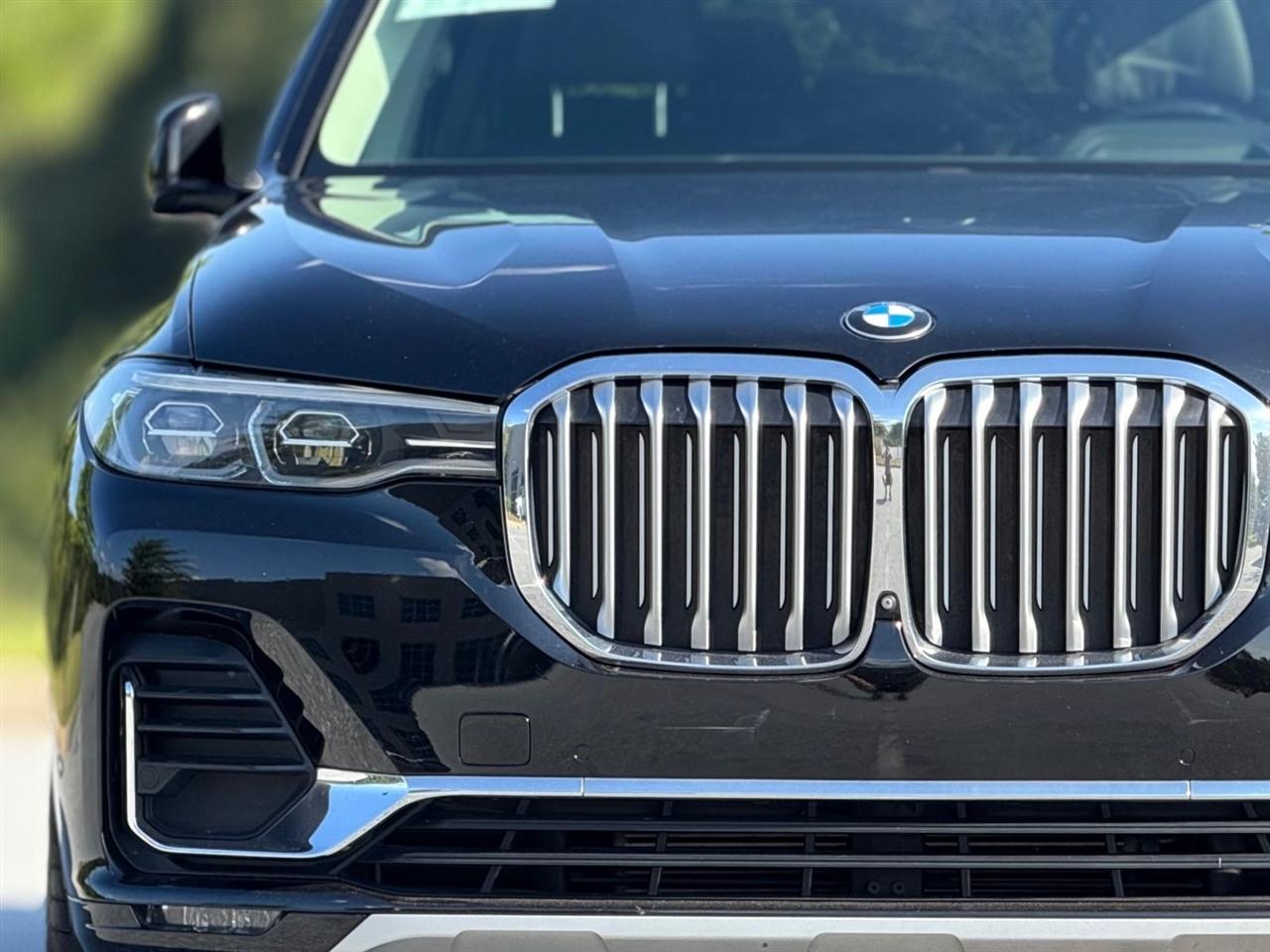 BMW X7  2021