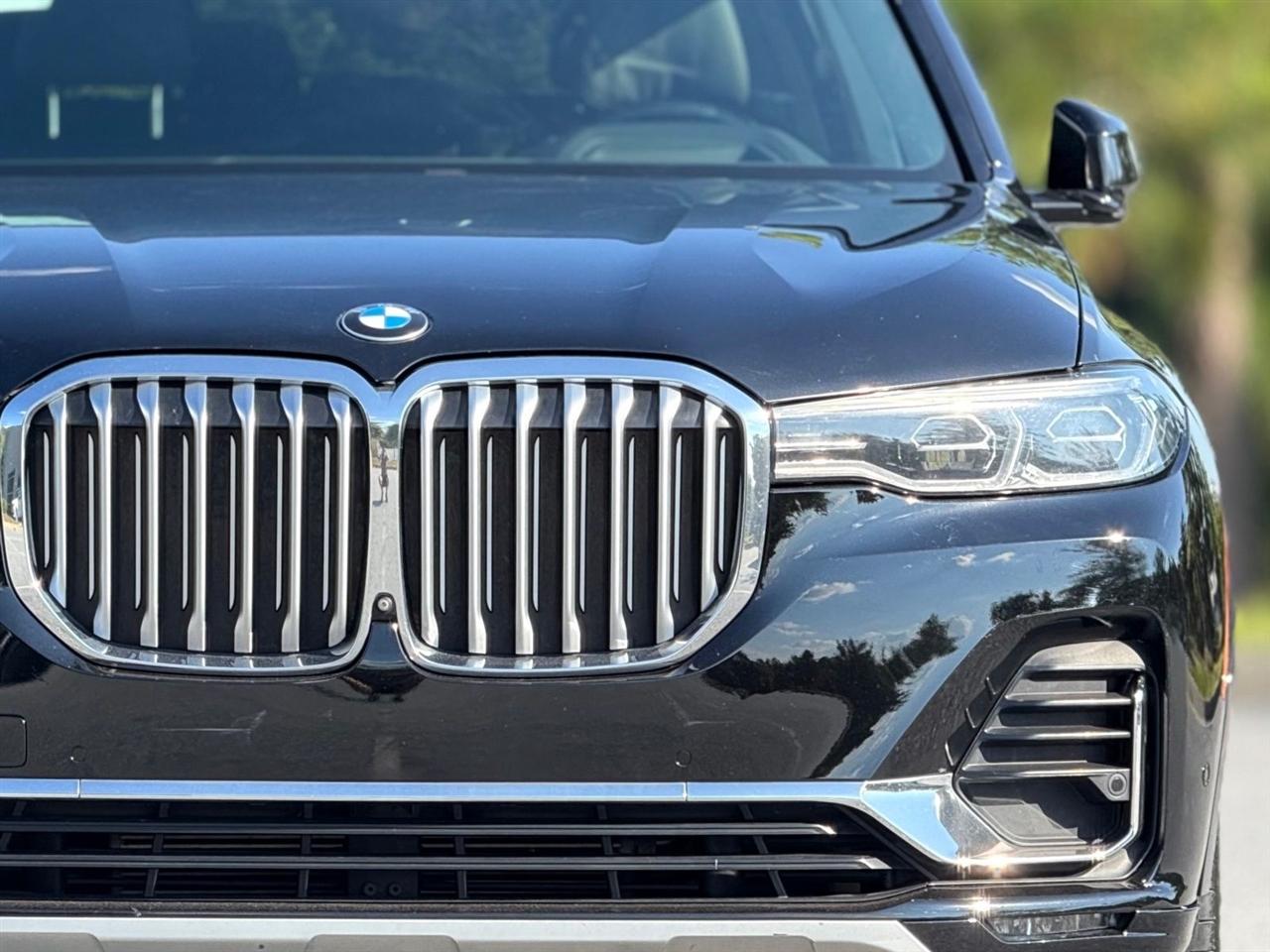 BMW X7  2021