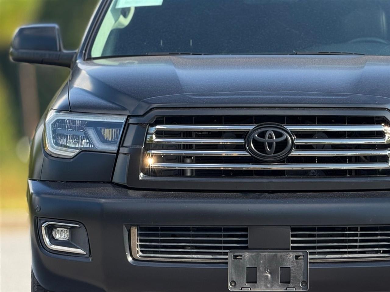 Toyota Sequoia  2021