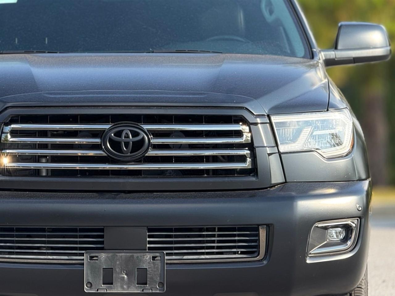 Toyota Sequoia  2021