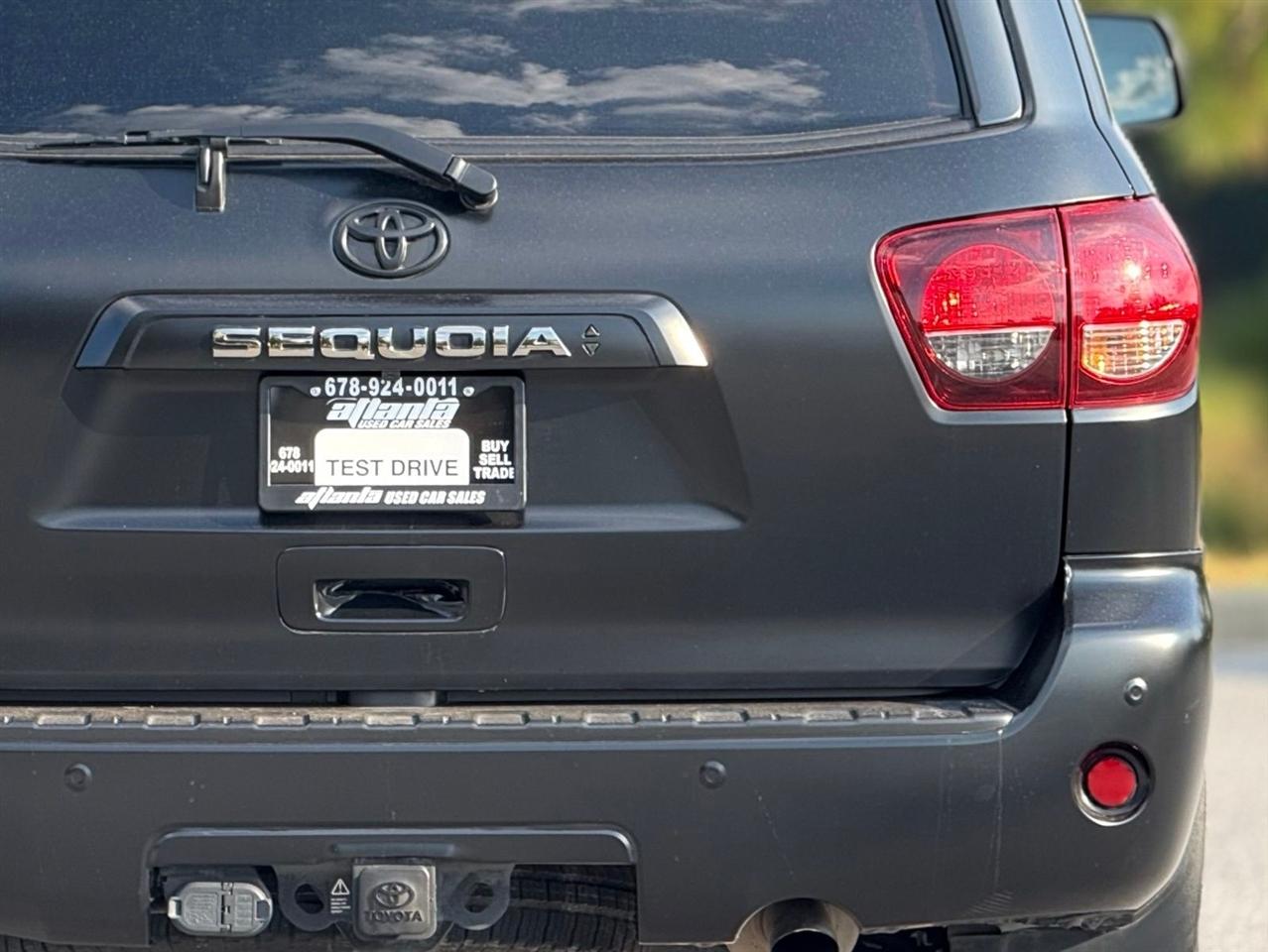 Toyota Sequoia  2021