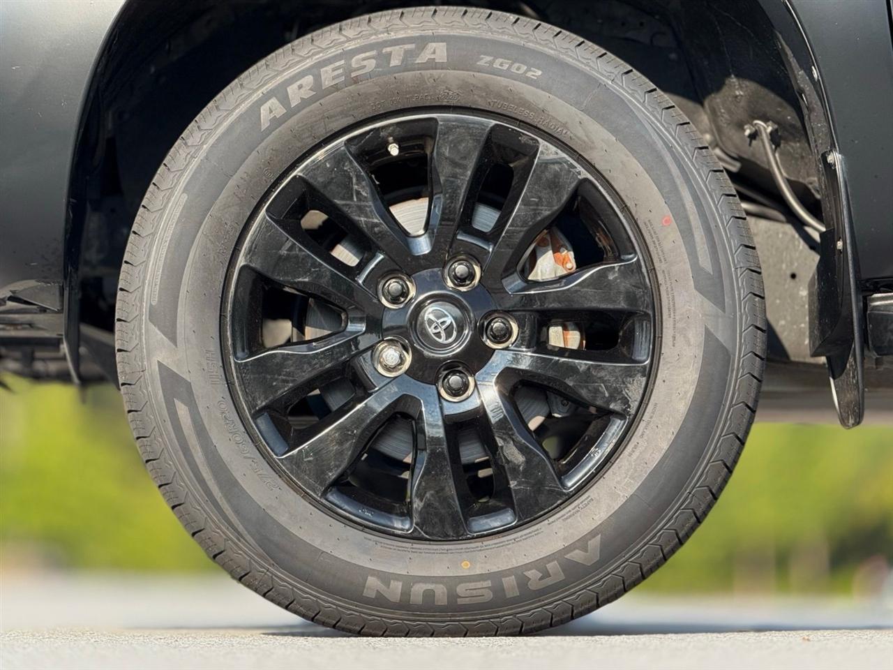 Toyota Sequoia  2021