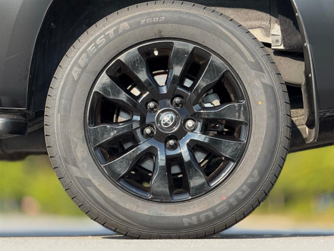 Toyota Sequoia  2021