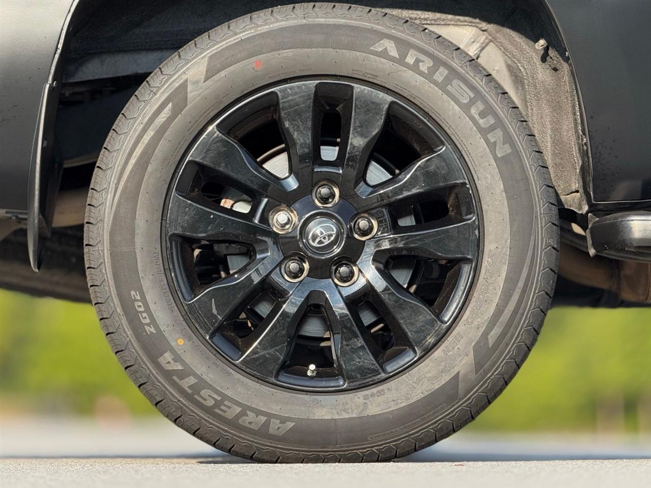 Toyota Sequoia  2021