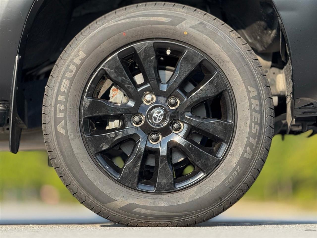 Toyota Sequoia  2021