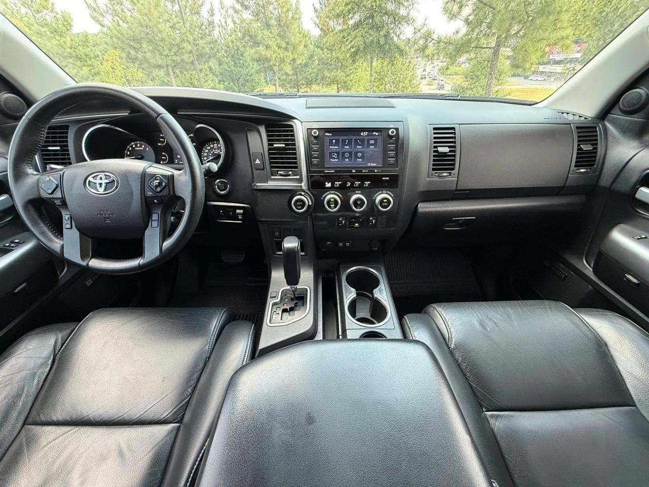 Toyota Sequoia  2021