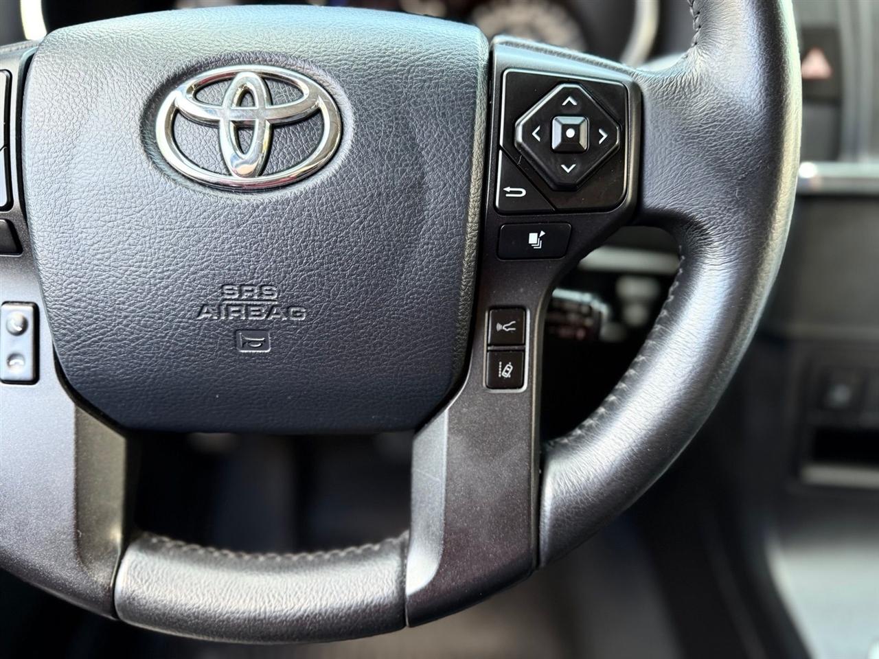 Toyota Sequoia  2021