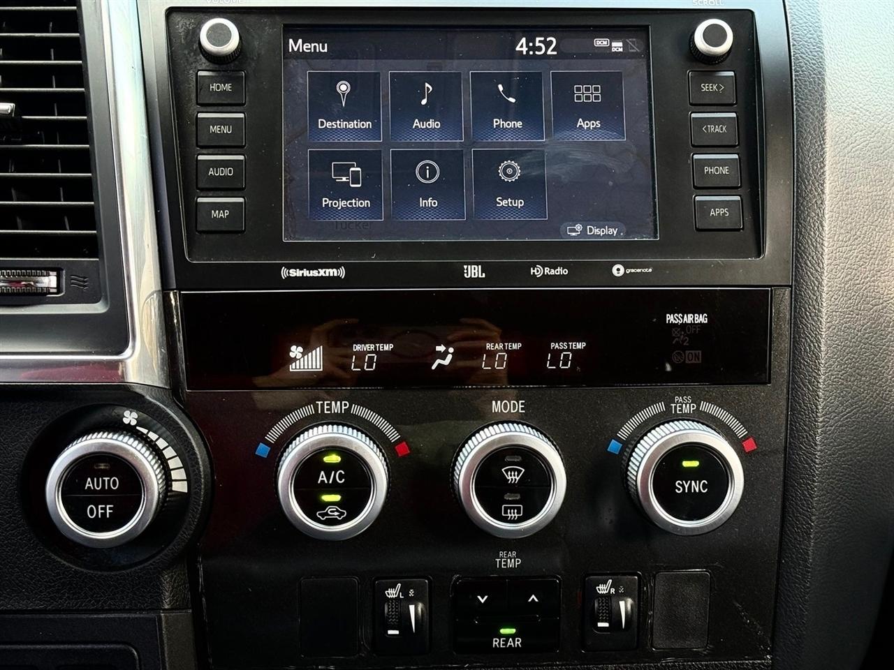 Toyota Sequoia  2021