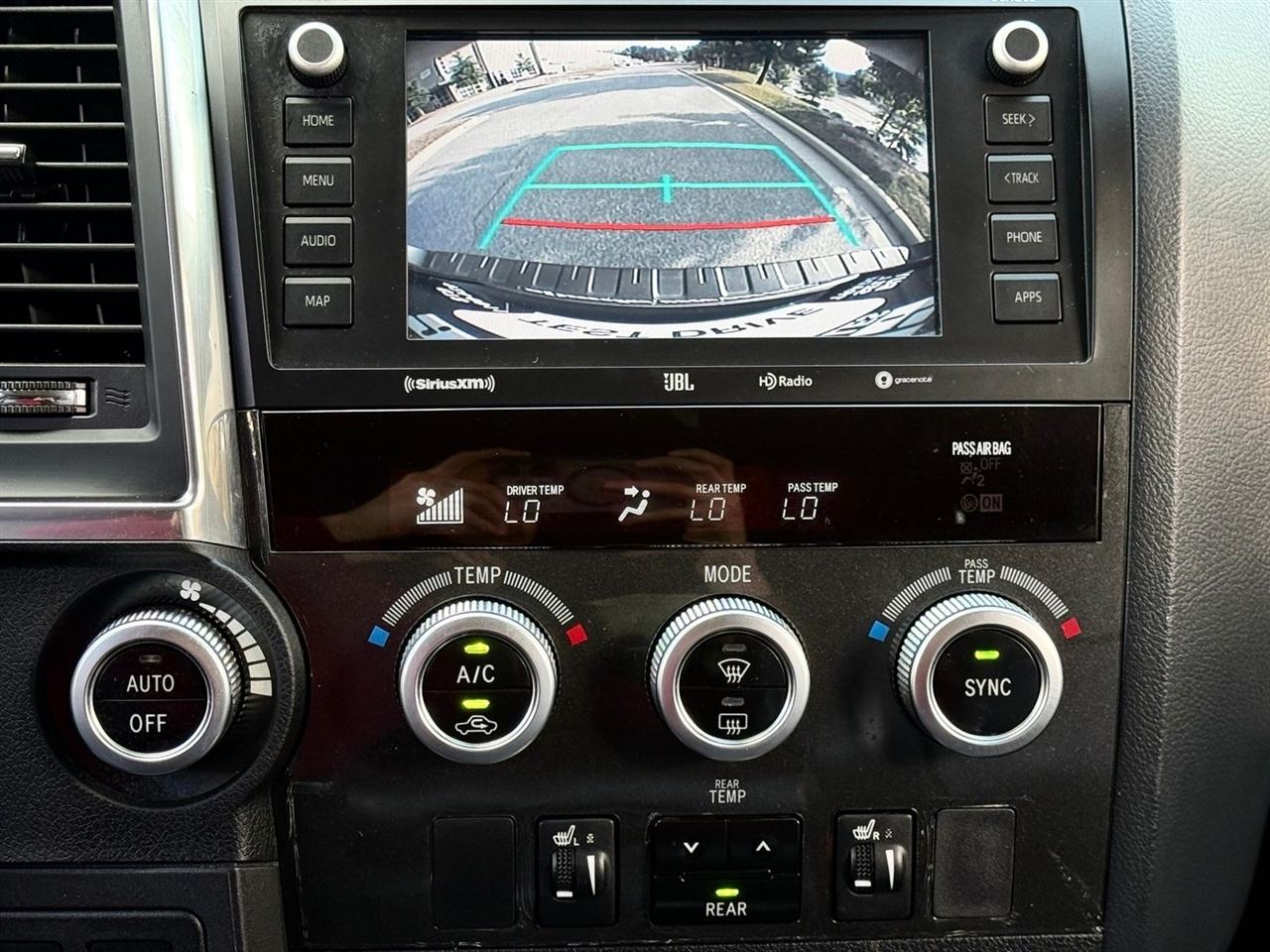 Toyota Sequoia  2021