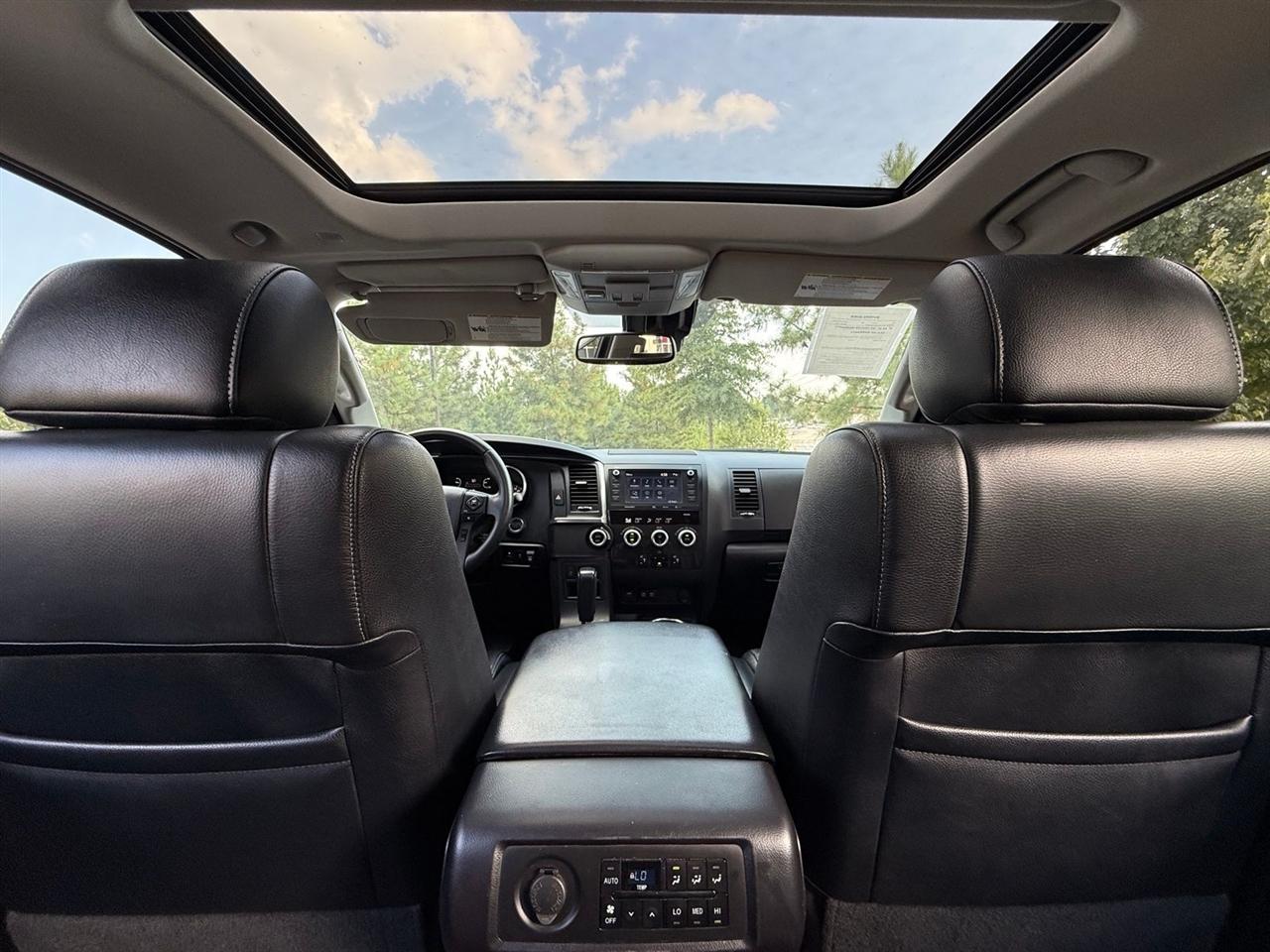 Toyota Sequoia  2021