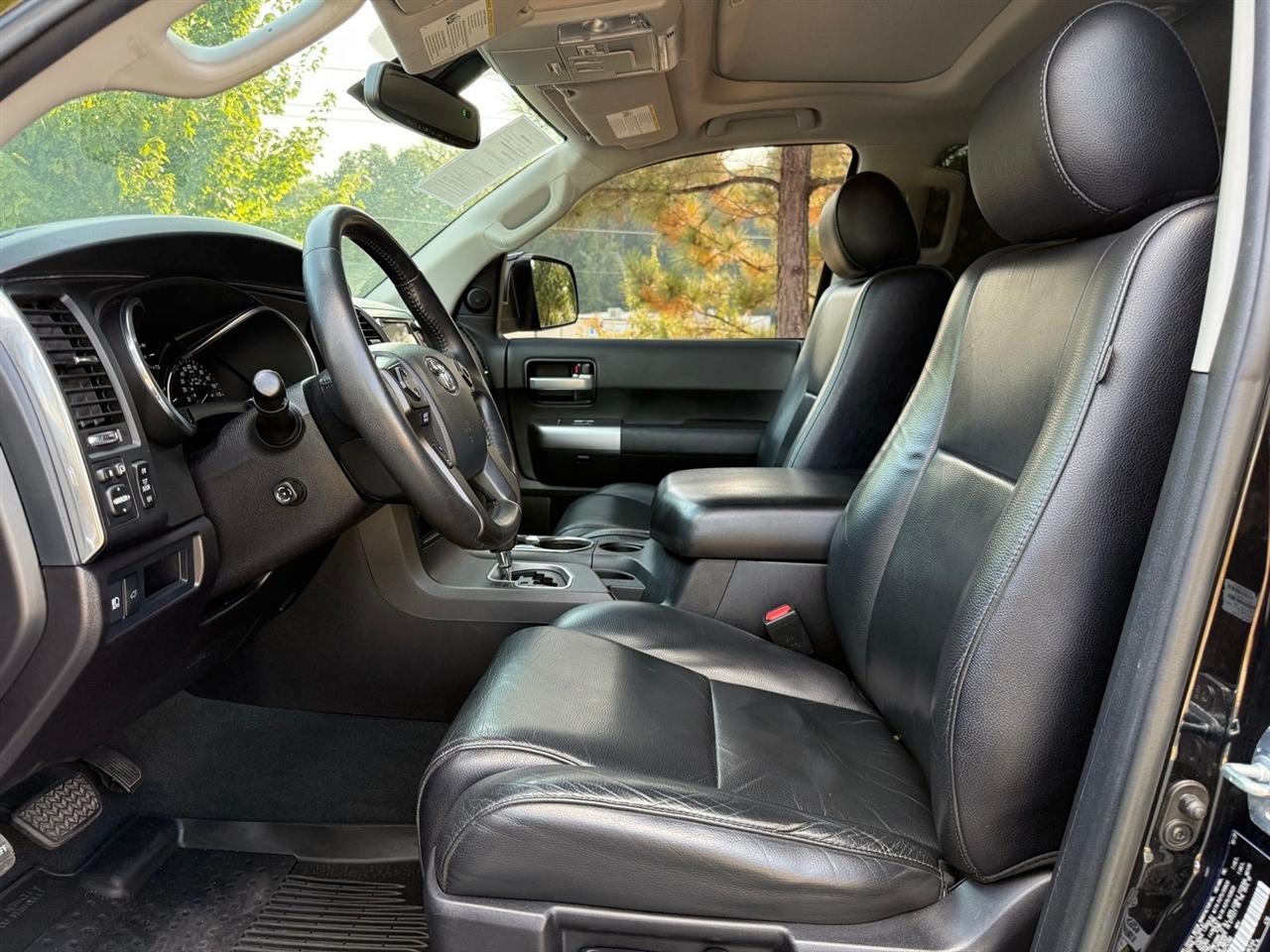 Toyota Sequoia  2021