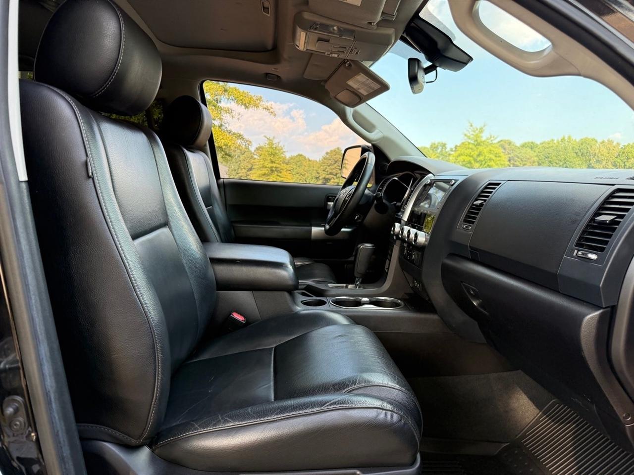 Toyota Sequoia  2021