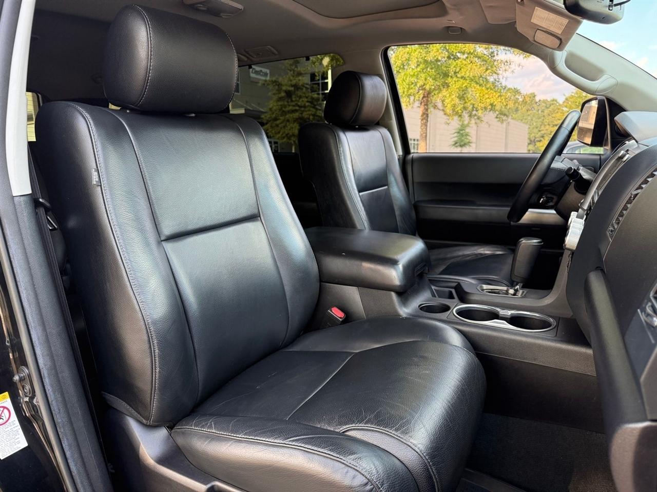 Toyota Sequoia  2021