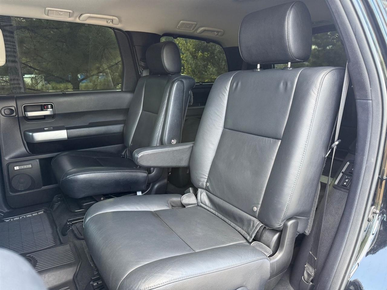 Toyota Sequoia  2021