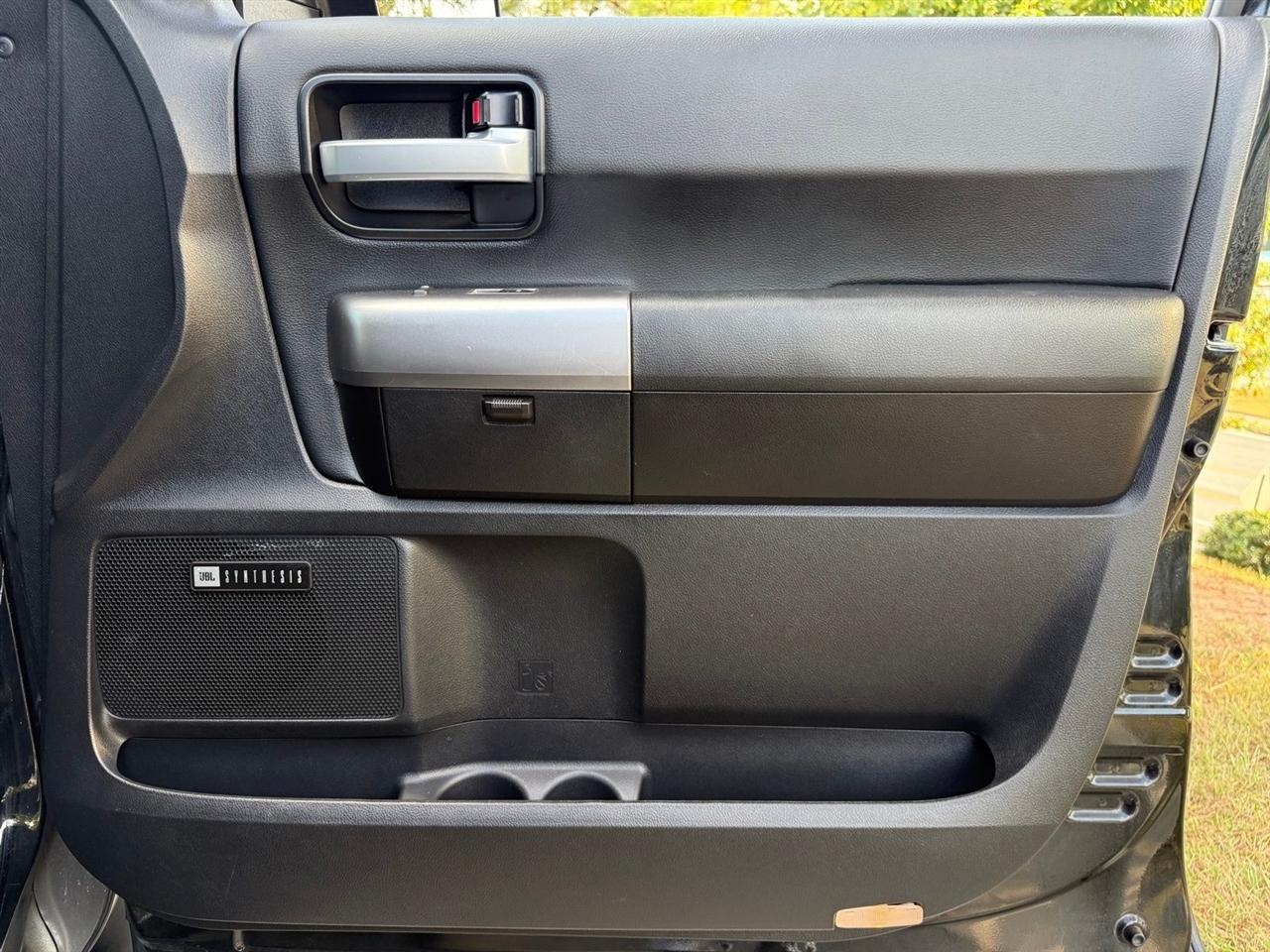 Toyota Sequoia  2021